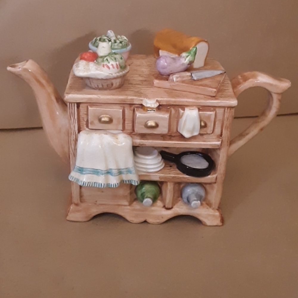 Cardinal Novelty Kitchen Kettle